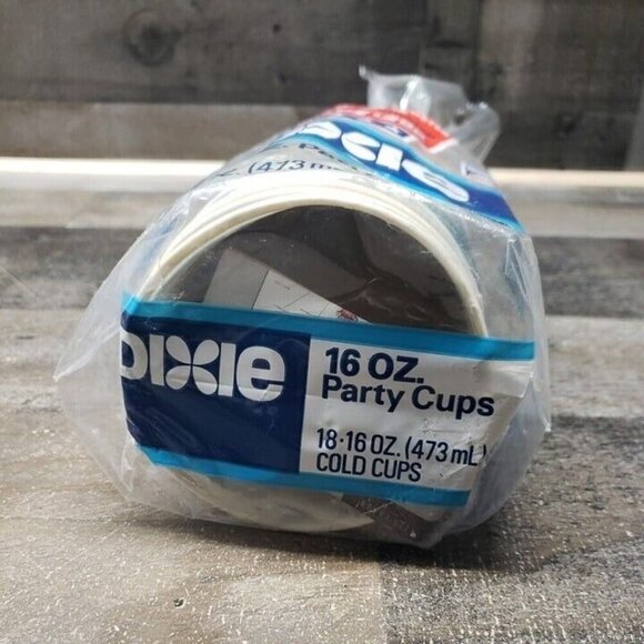Dixie Novelty Paper Cups 1980s 18ct - 16 oz Party cups NOS Outdoor Sports - Picture 4 of 7